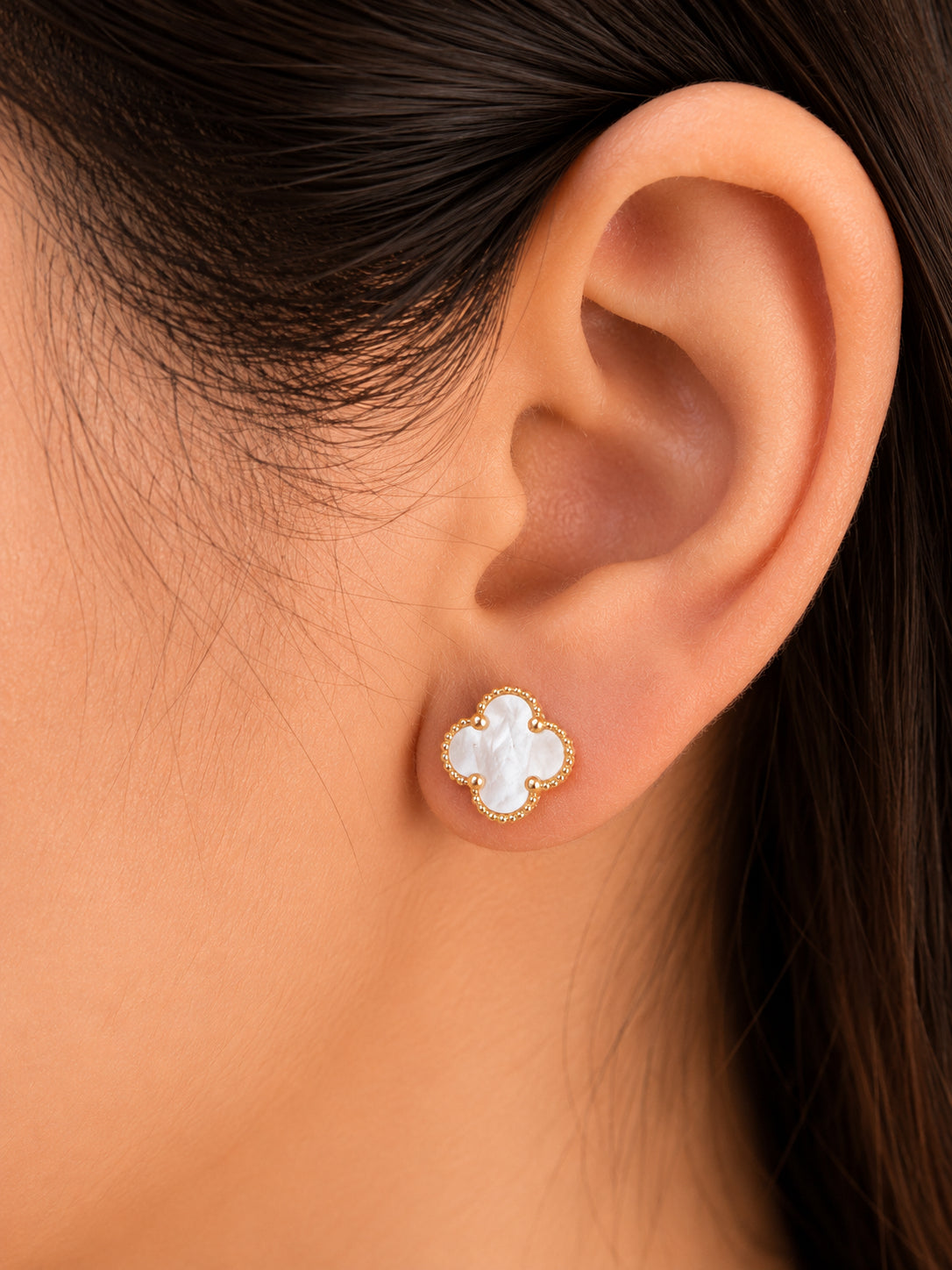 TOPITO TREBOL NACAR BLANCO 18K